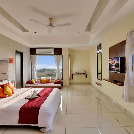 Goverdhan Greens Resort Dwarka L Hotels In Dwarka Ngoại thất bức ảnh