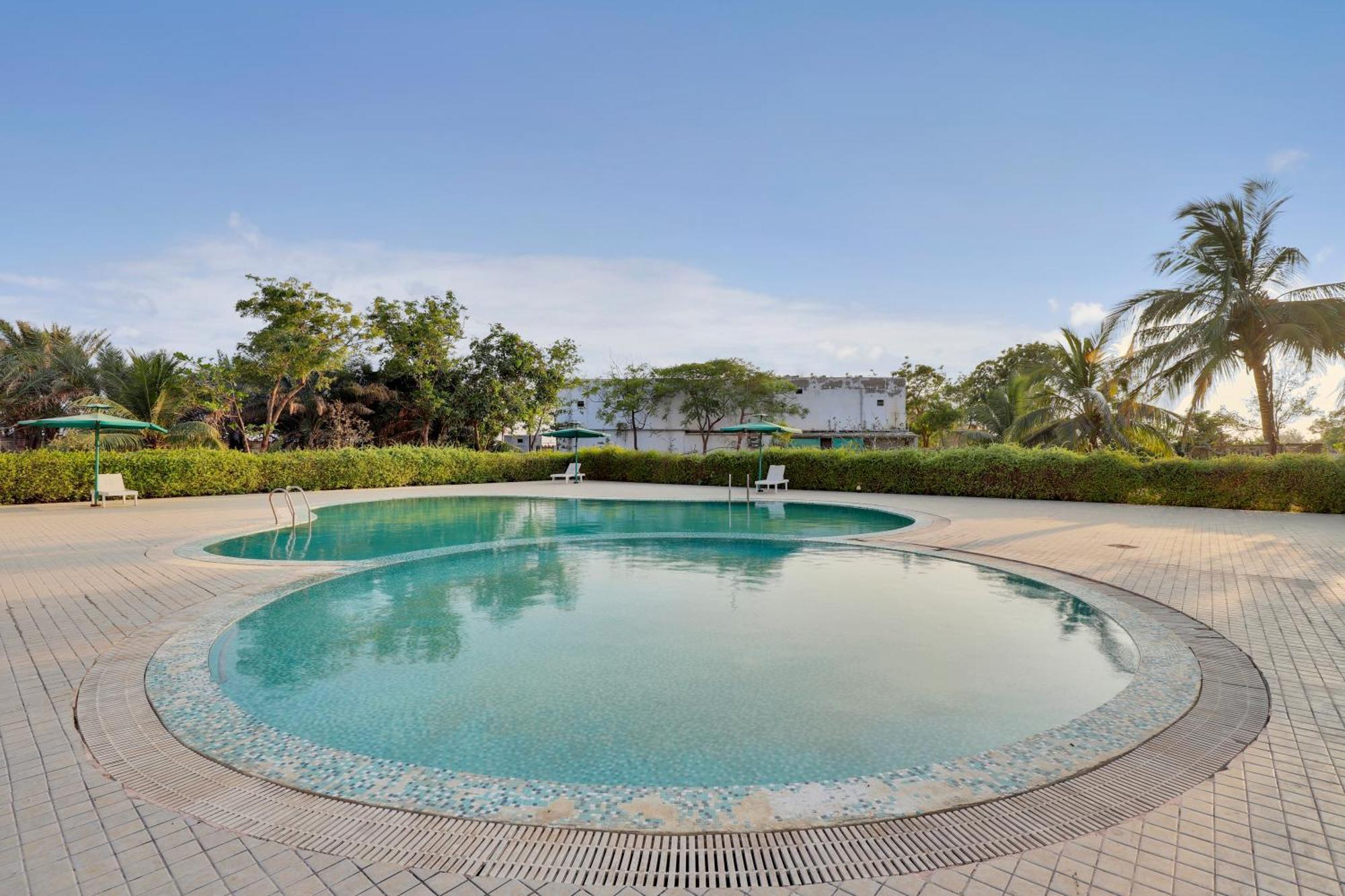 Goverdhan Greens Resort Dwarka L Hotels In Dwarka Ngoại thất bức ảnh