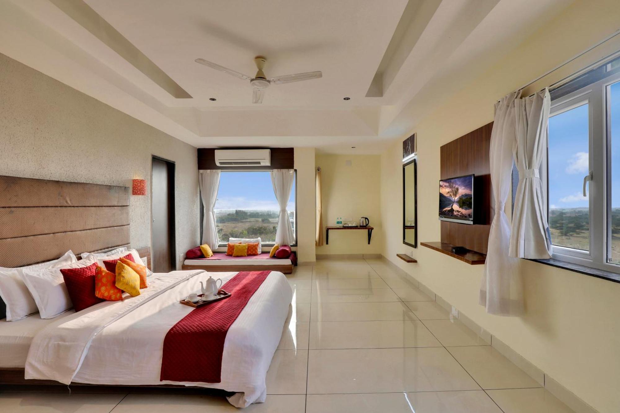 Goverdhan Greens Resort Dwarka L Hotels In Dwarka Ngoại thất bức ảnh