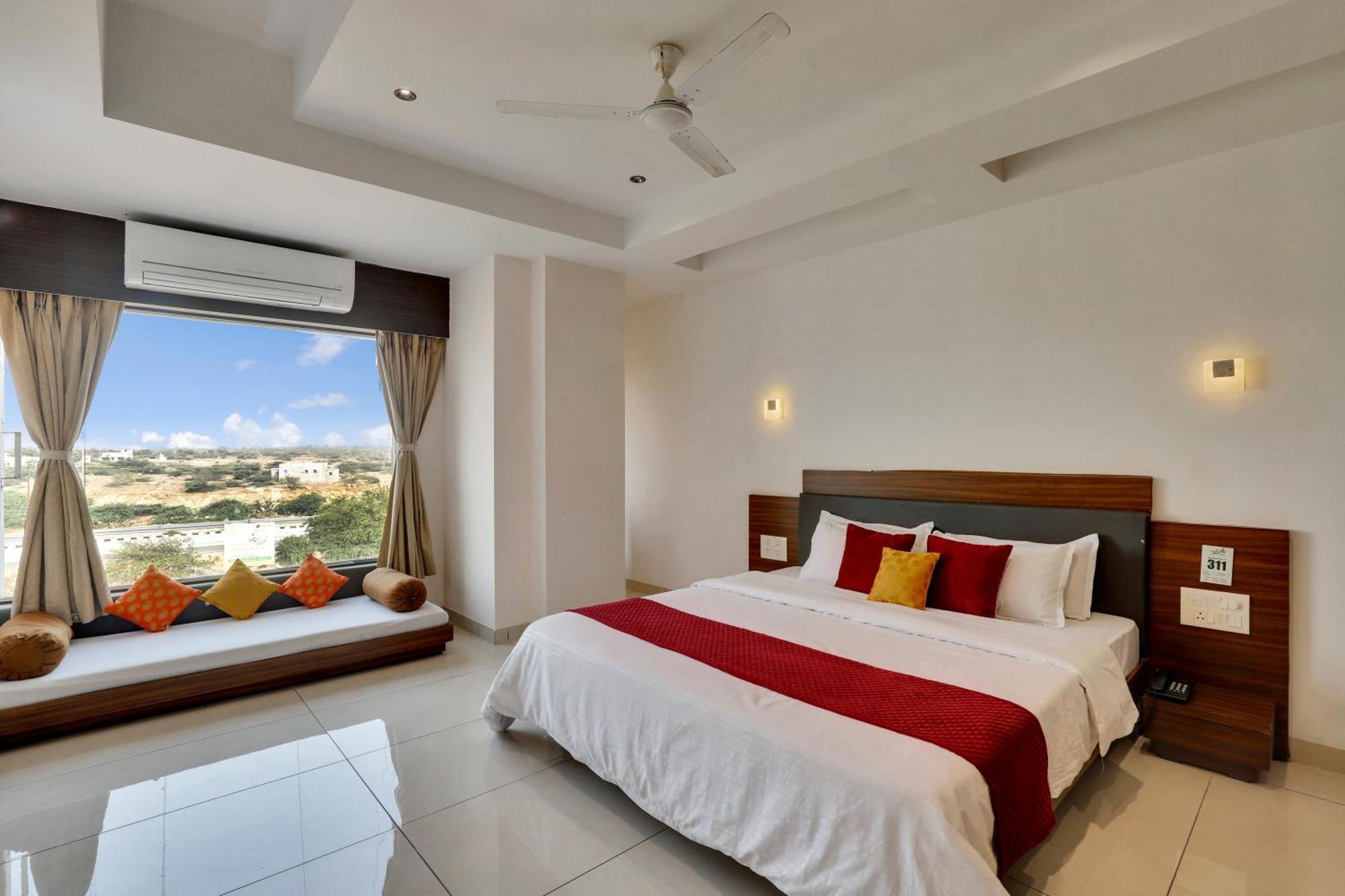 Goverdhan Greens Resort Dwarka L Hotels In Dwarka Ngoại thất bức ảnh