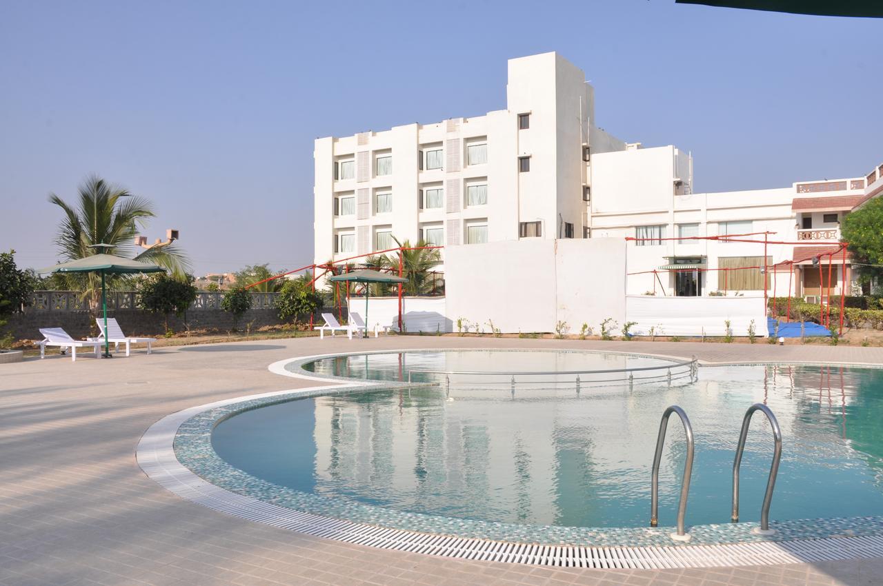 Goverdhan Greens Resort Dwarka L Hotels In Dwarka Ngoại thất bức ảnh