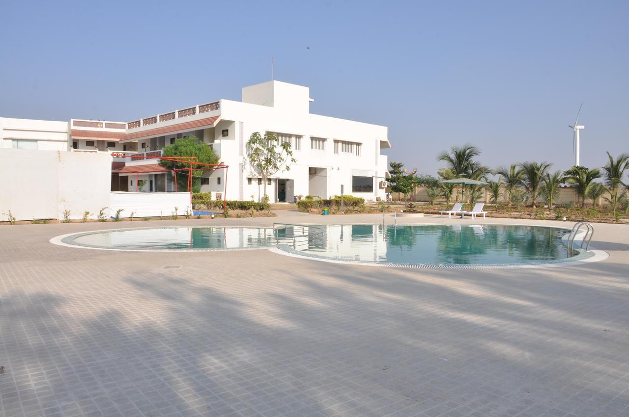 Goverdhan Greens Resort Dwarka L Hotels In Dwarka Ngoại thất bức ảnh