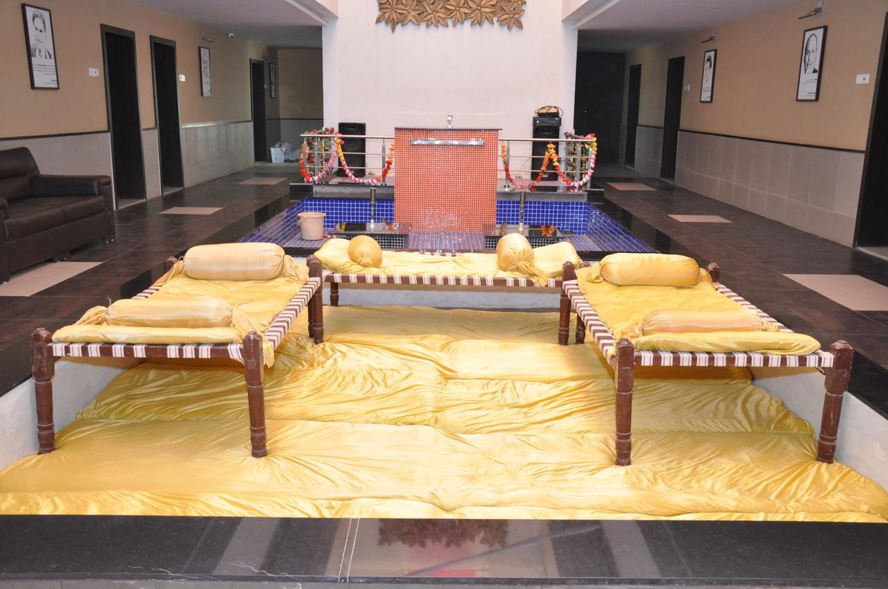 Goverdhan Greens Resort Dwarka L Hotels In Dwarka Ngoại thất bức ảnh