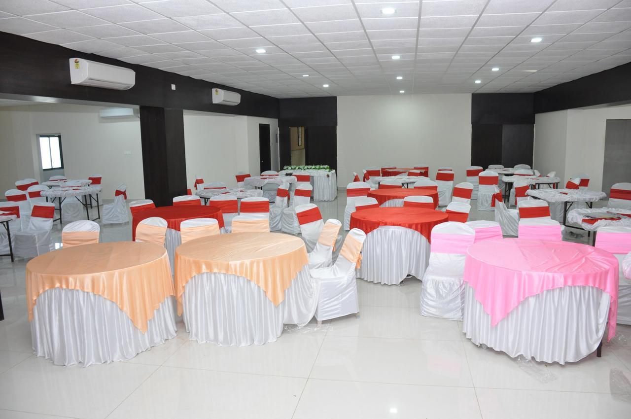 Goverdhan Greens Resort Dwarka L Hotels In Dwarka Ngoại thất bức ảnh