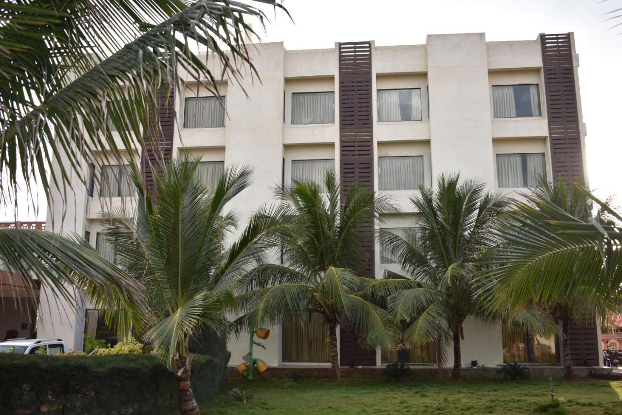 Goverdhan Greens Resort Dwarka L Hotels In Dwarka Ngoại thất bức ảnh