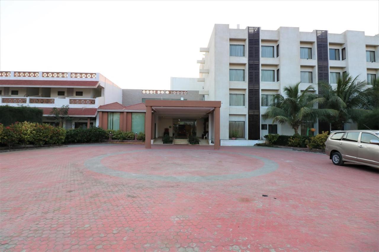 Goverdhan Greens Resort Dwarka L Hotels In Dwarka Ngoại thất bức ảnh