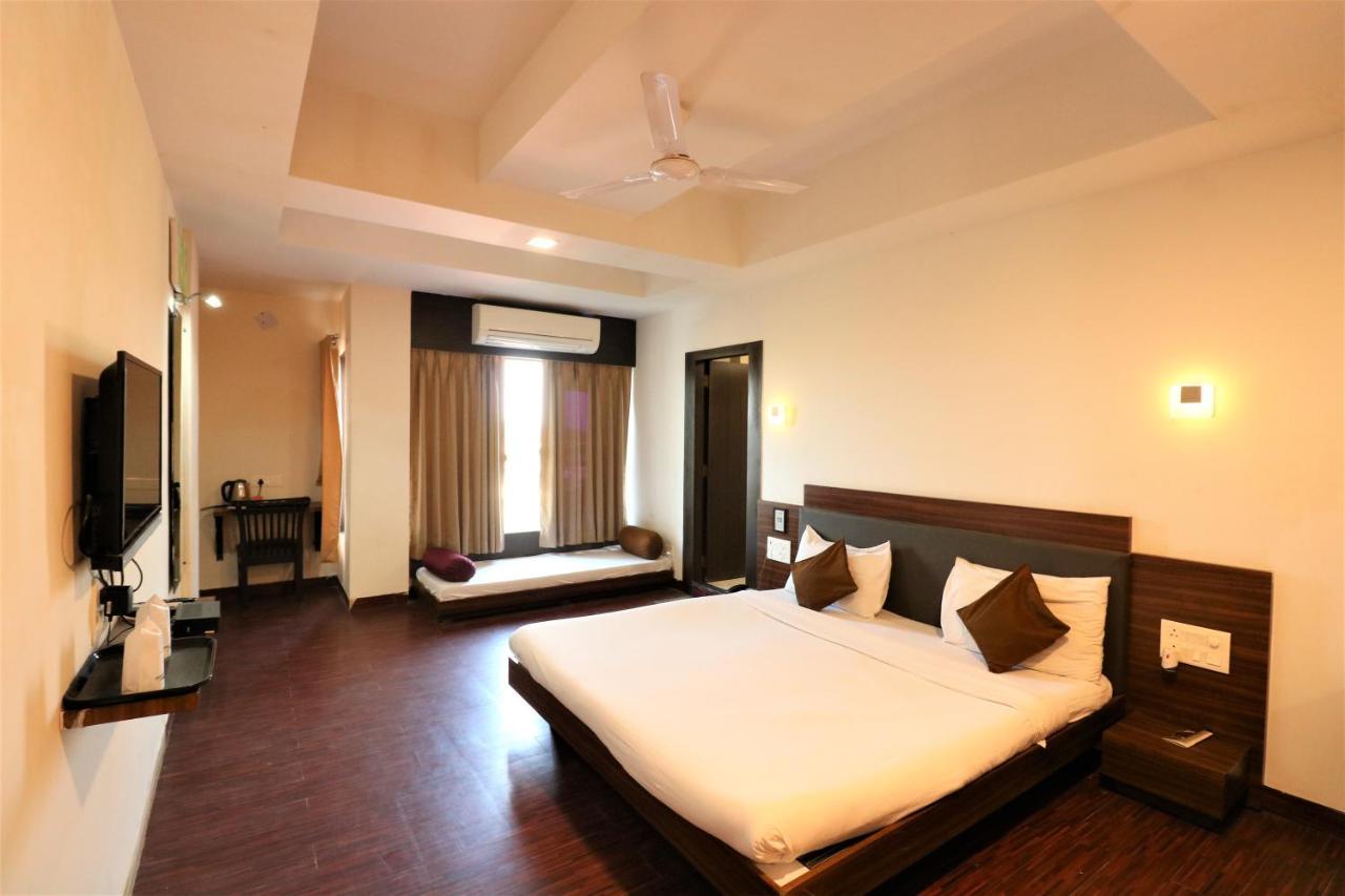 Goverdhan Greens Resort Dwarka L Hotels In Dwarka Ngoại thất bức ảnh