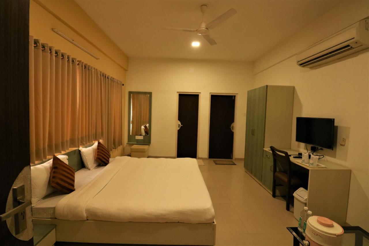 Goverdhan Greens Resort Dwarka L Hotels In Dwarka Ngoại thất bức ảnh
