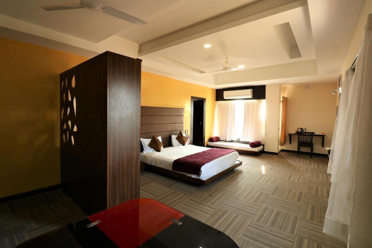 Goverdhan Greens Resort Dwarka L Hotels In Dwarka Ngoại thất bức ảnh