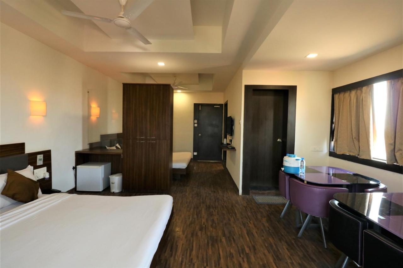 Goverdhan Greens Resort Dwarka L Hotels In Dwarka Ngoại thất bức ảnh