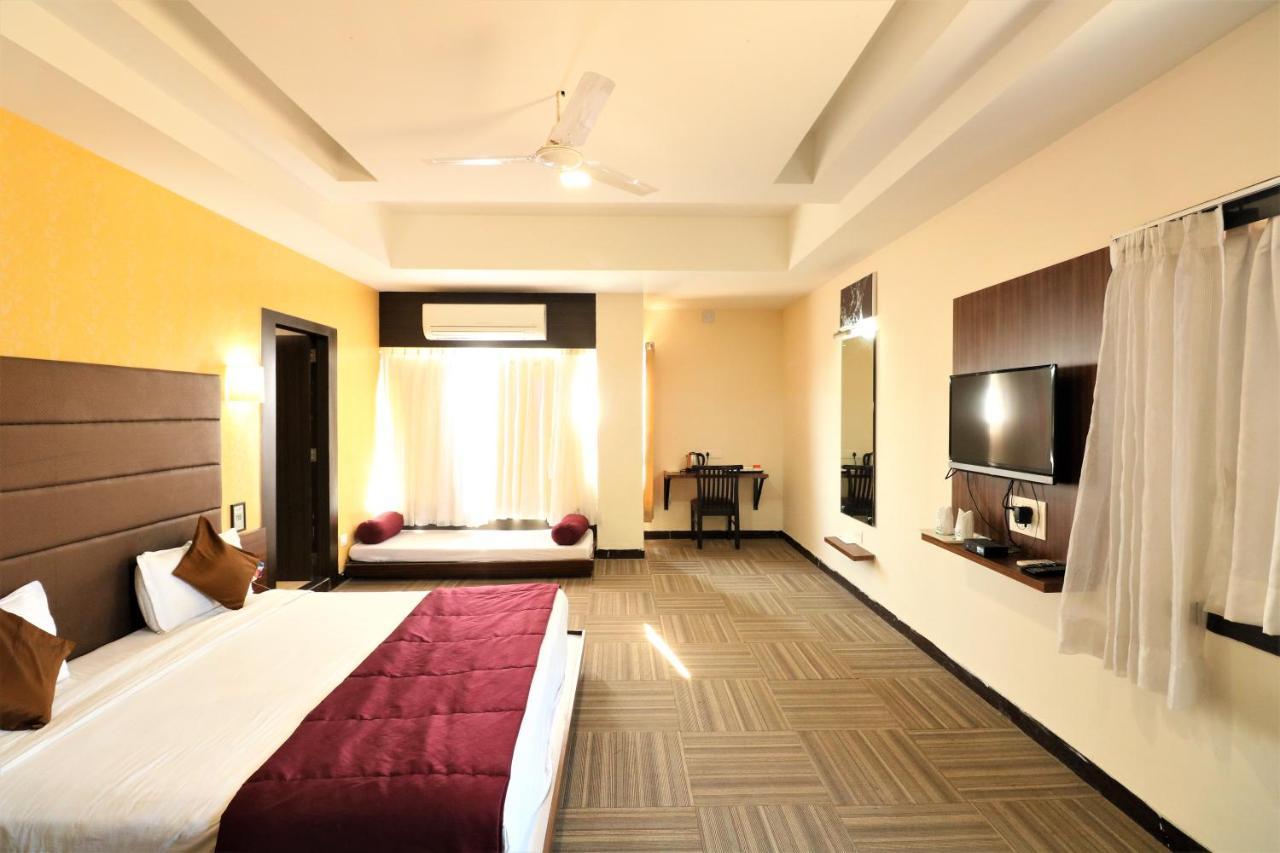 Goverdhan Greens Resort Dwarka L Hotels In Dwarka Ngoại thất bức ảnh