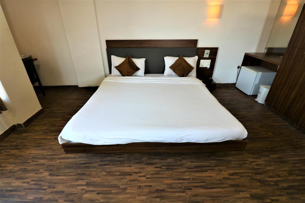 Goverdhan Greens Resort Dwarka L Hotels In Dwarka Ngoại thất bức ảnh