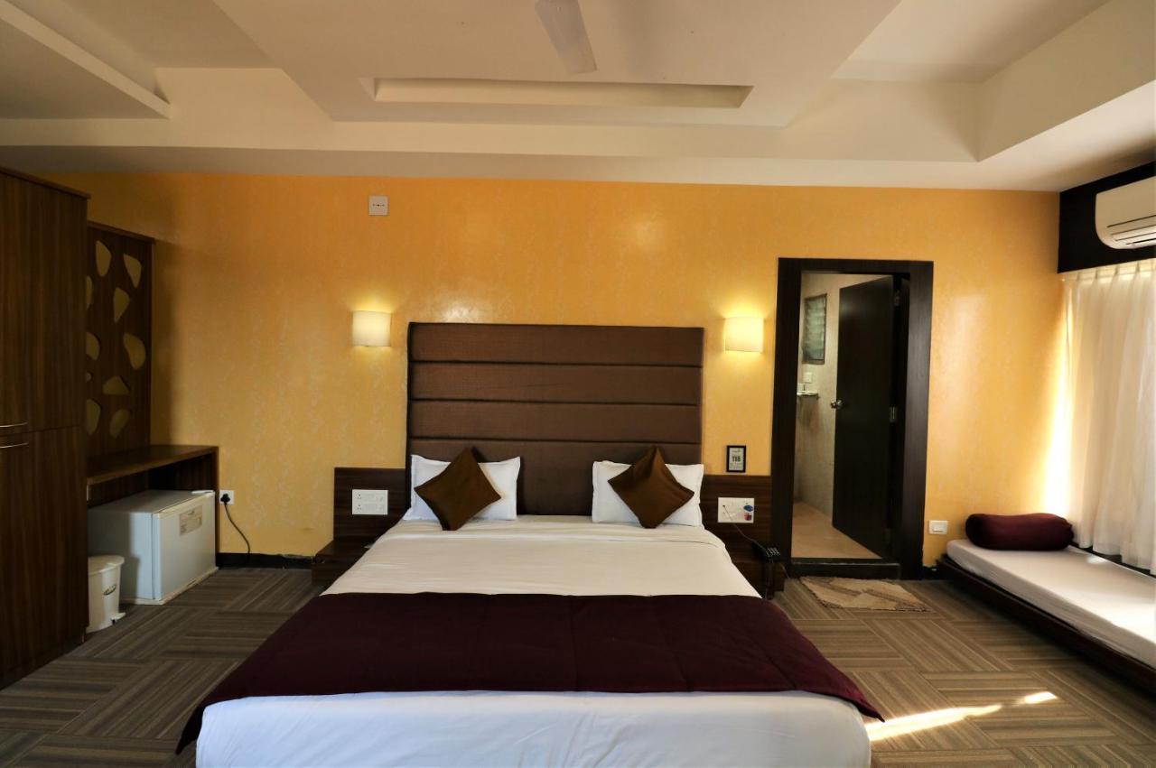 Goverdhan Greens Resort Dwarka L Hotels In Dwarka Ngoại thất bức ảnh